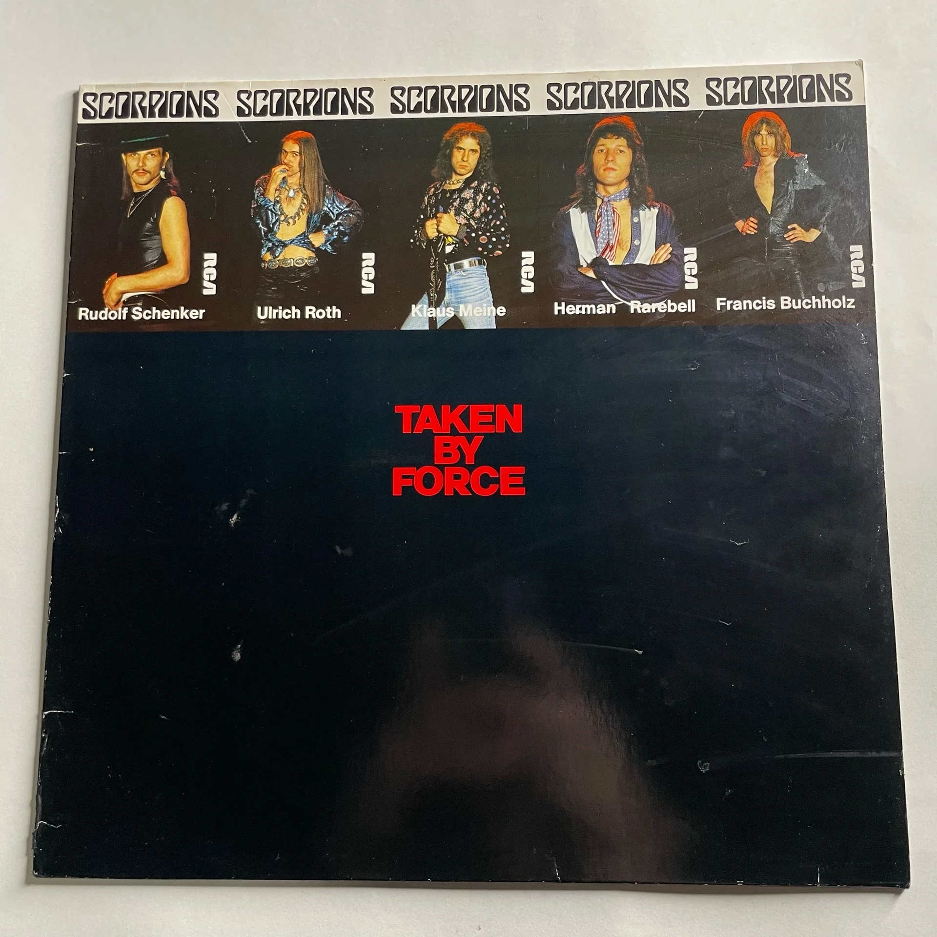 Винтажная виниловая пластинка LP Scorpions Taken By Force (Германия 1983)
