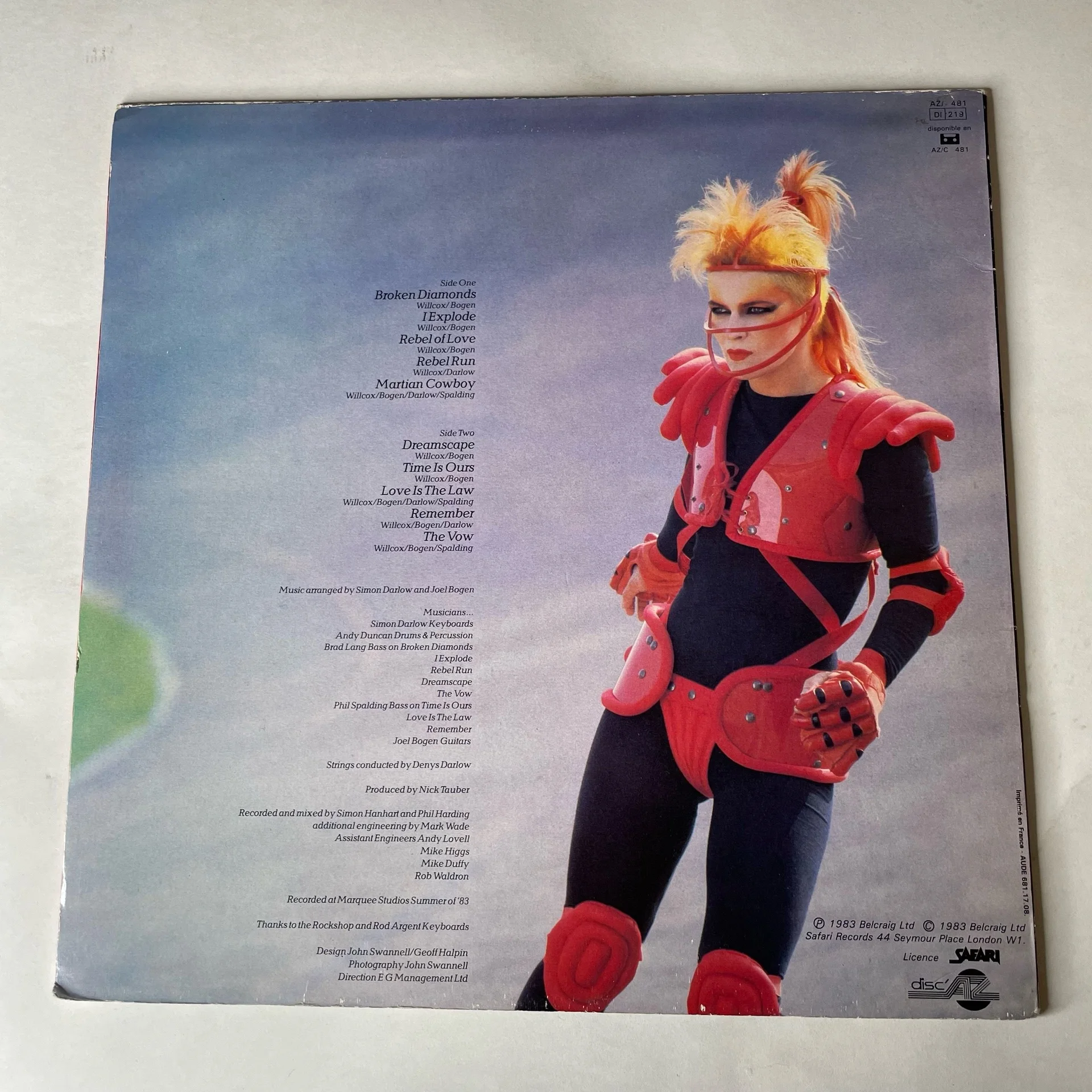 Винтажная виниловая пластинка LP Toyah Love Is The Law (Франция 1983) - миниатюра 2