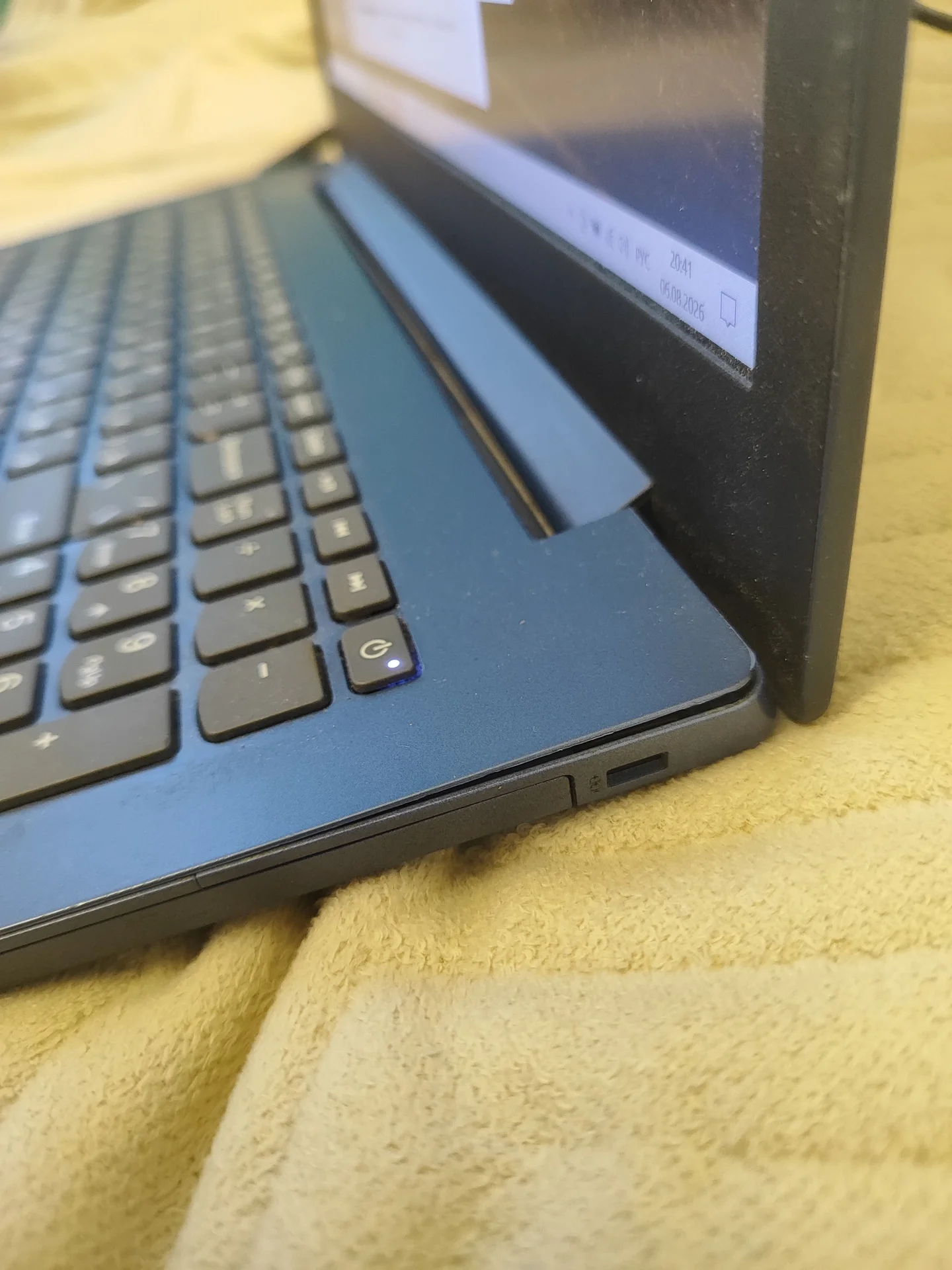 Ноутбук Lenovo 330-15IKB - миниатюра 4