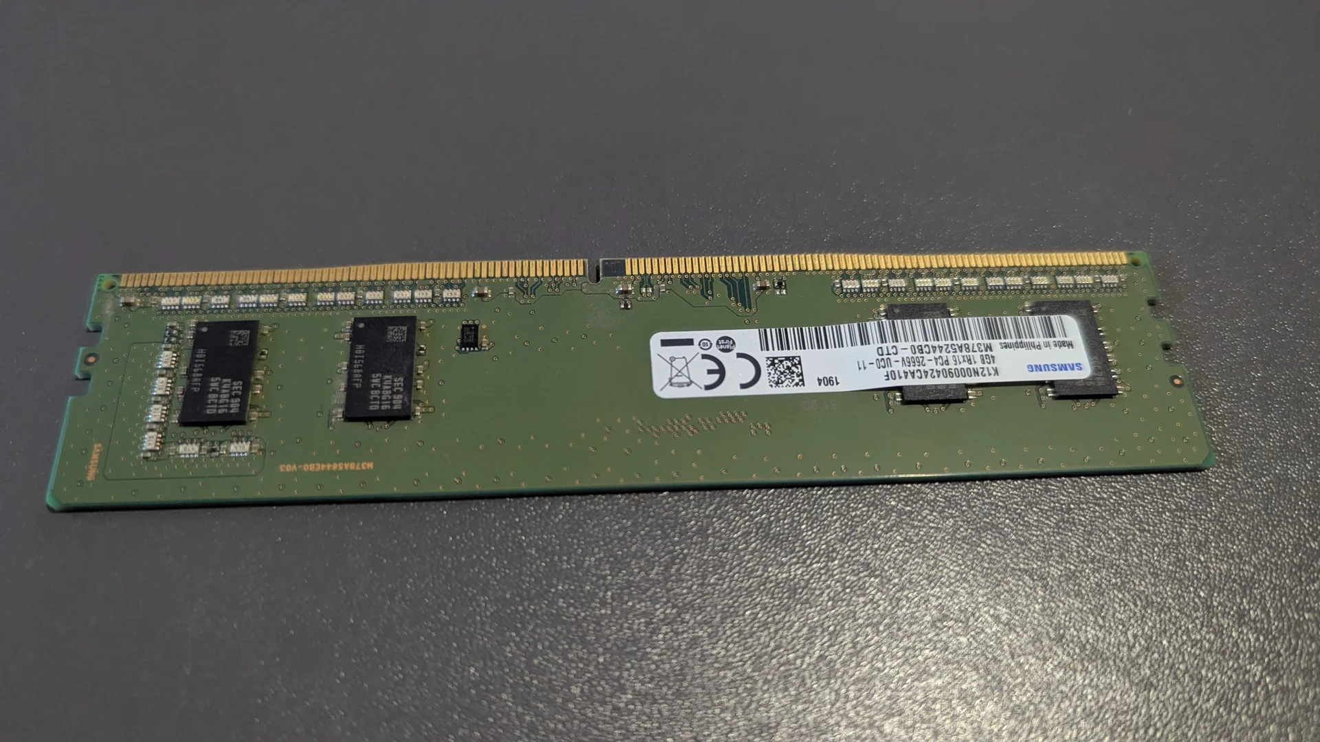Оперативная память samsung 4GB 1Rx16 PC4-2666V - изображение 1