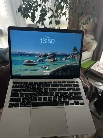 MacBook Air 13 M1 2020 8/256 Silver, с коробкой