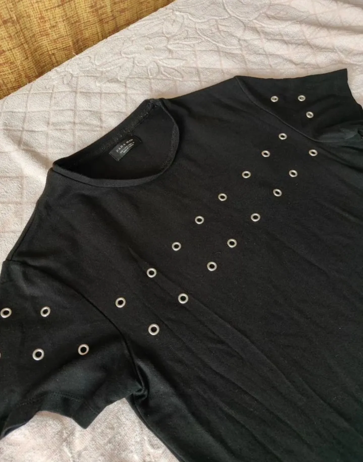 Редкая футболка Zara с металлическими люверсами - миниатюра 4