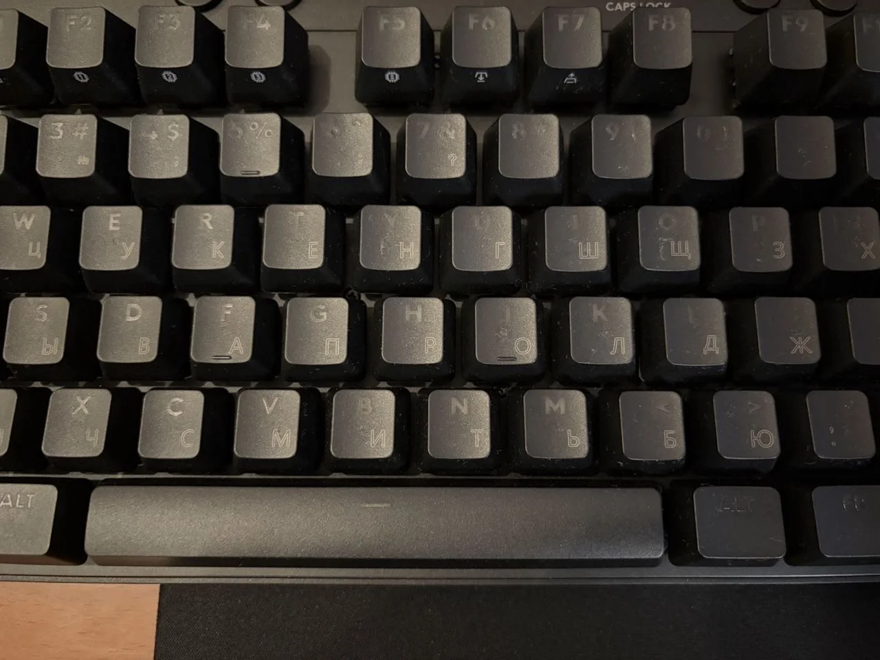 Лазерная гравировка клавиатуры MacBook - миниатюра 6