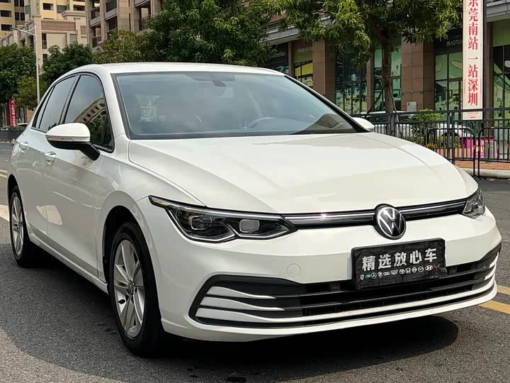 Volkswagen Golf 2023 - изображение 1