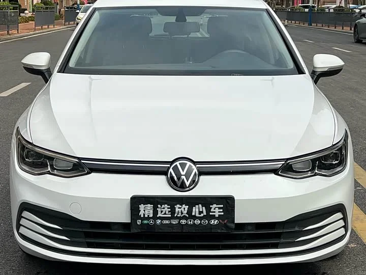 Volkswagen Golf 2023 - миниатюра 2