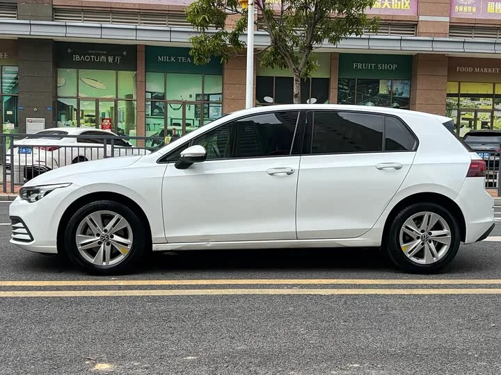 Volkswagen Golf 2023 - миниатюра 6