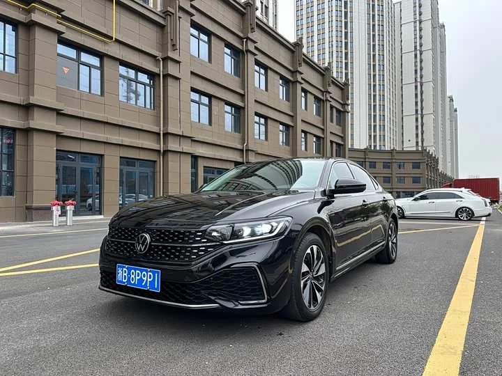Volkswagen passat 2023 - изображение 1