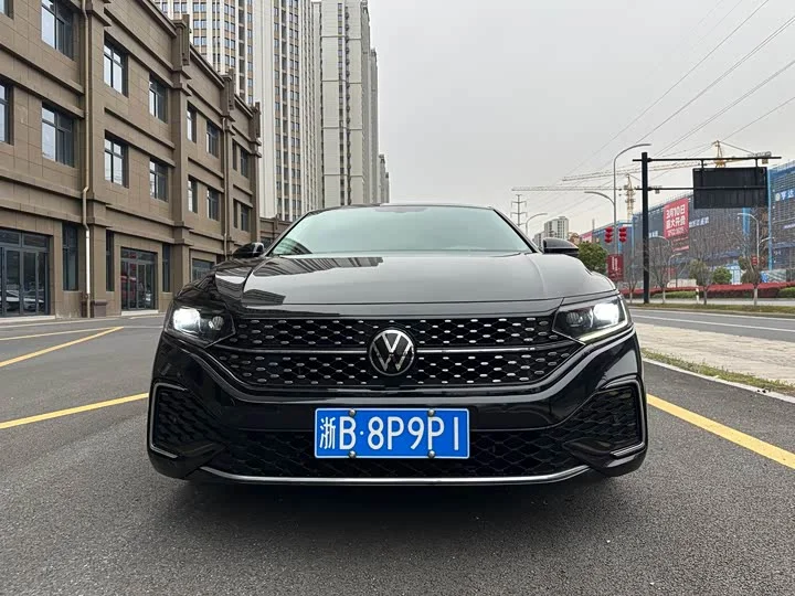 Volkswagen passat 2023 - миниатюра 2
