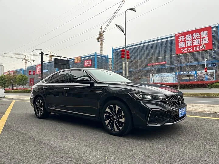 Volkswagen passat 2023 - миниатюра 4