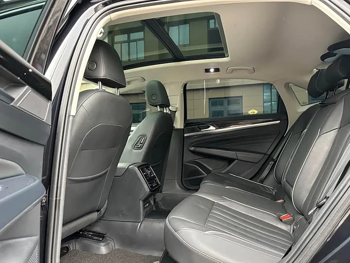 Volkswagen passat 2023 - миниатюра 9