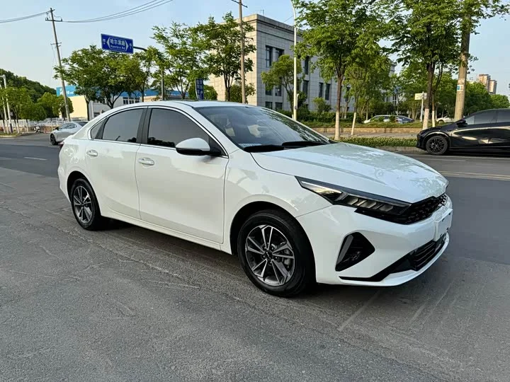 Kia K3 2023 - миниатюра 3