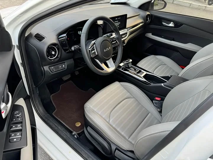 Kia K3 2023 - миниатюра 8