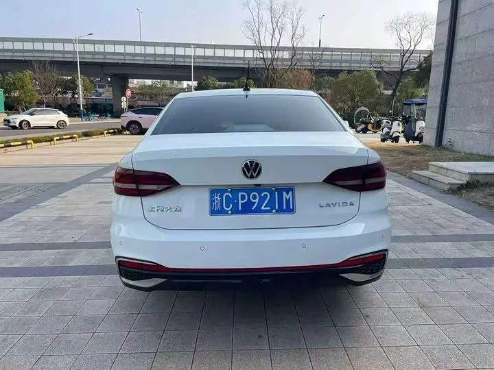 Volkswagen Lavida 2023 - миниатюра 5
