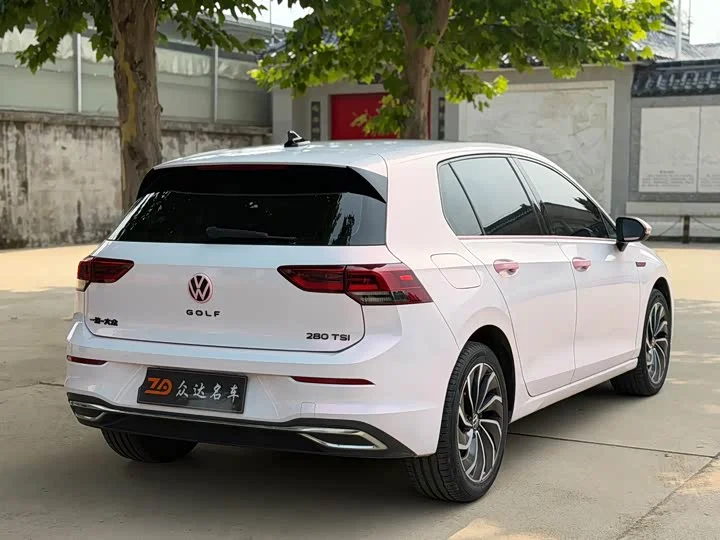 Volkswagen Golf 2023 - миниатюра 4