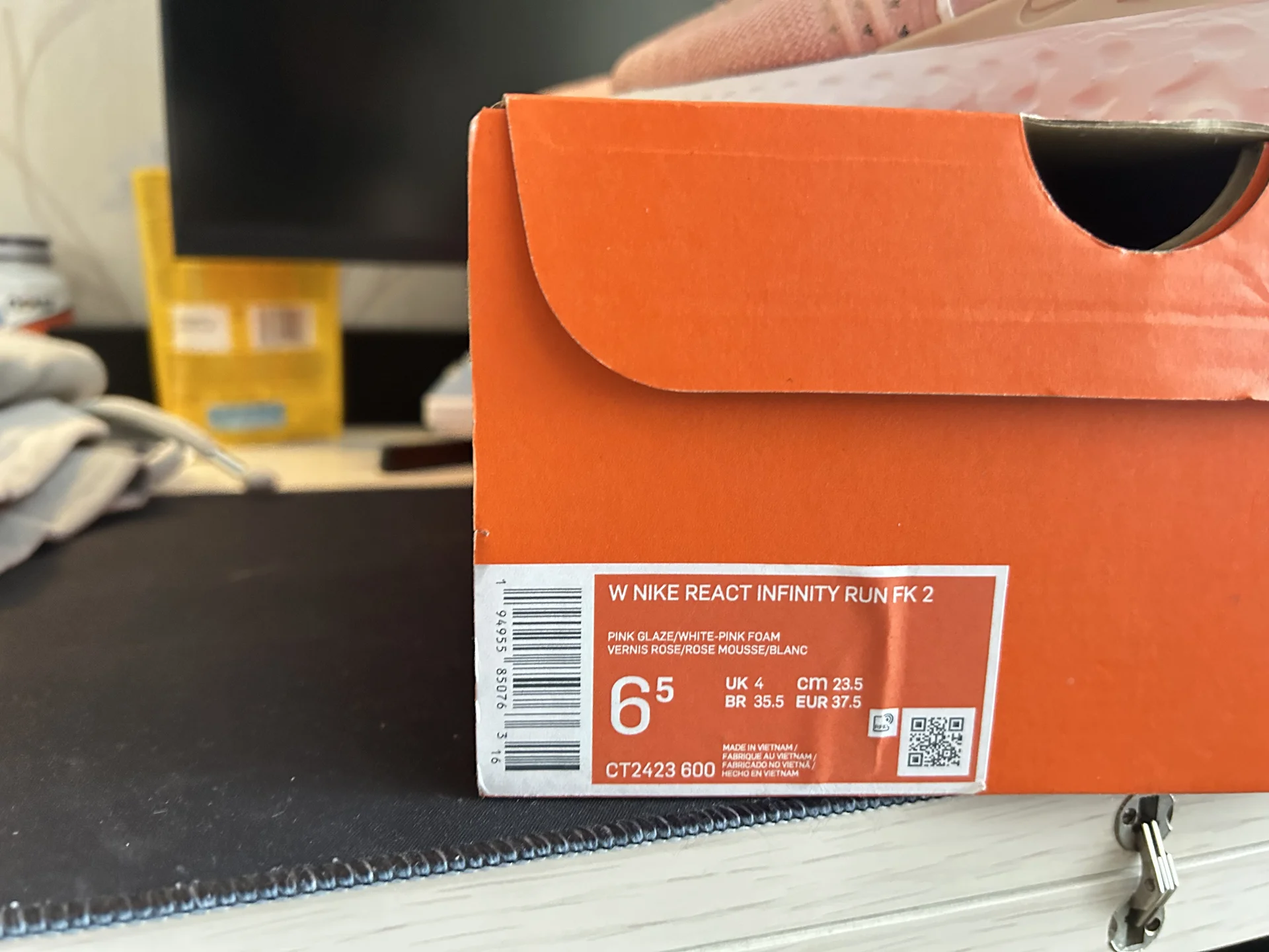 кроссовки Nike React женские 37.5EUR - миниатюра 6