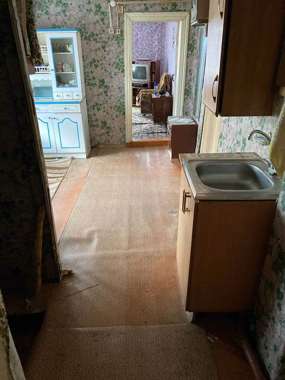 Крепкий жилой дом с большим участком и плодоносящим садом - миниатюра 26