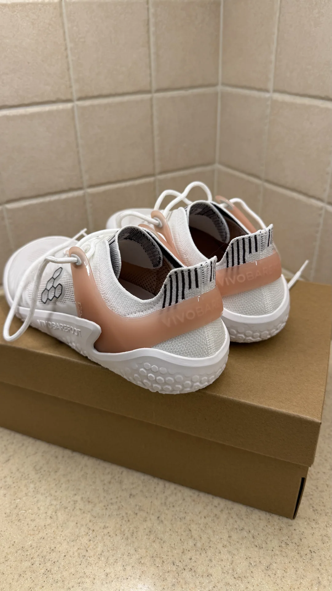 Кросовки женские 37 VIVOBAREFOOT босоногие - миниатюра 2