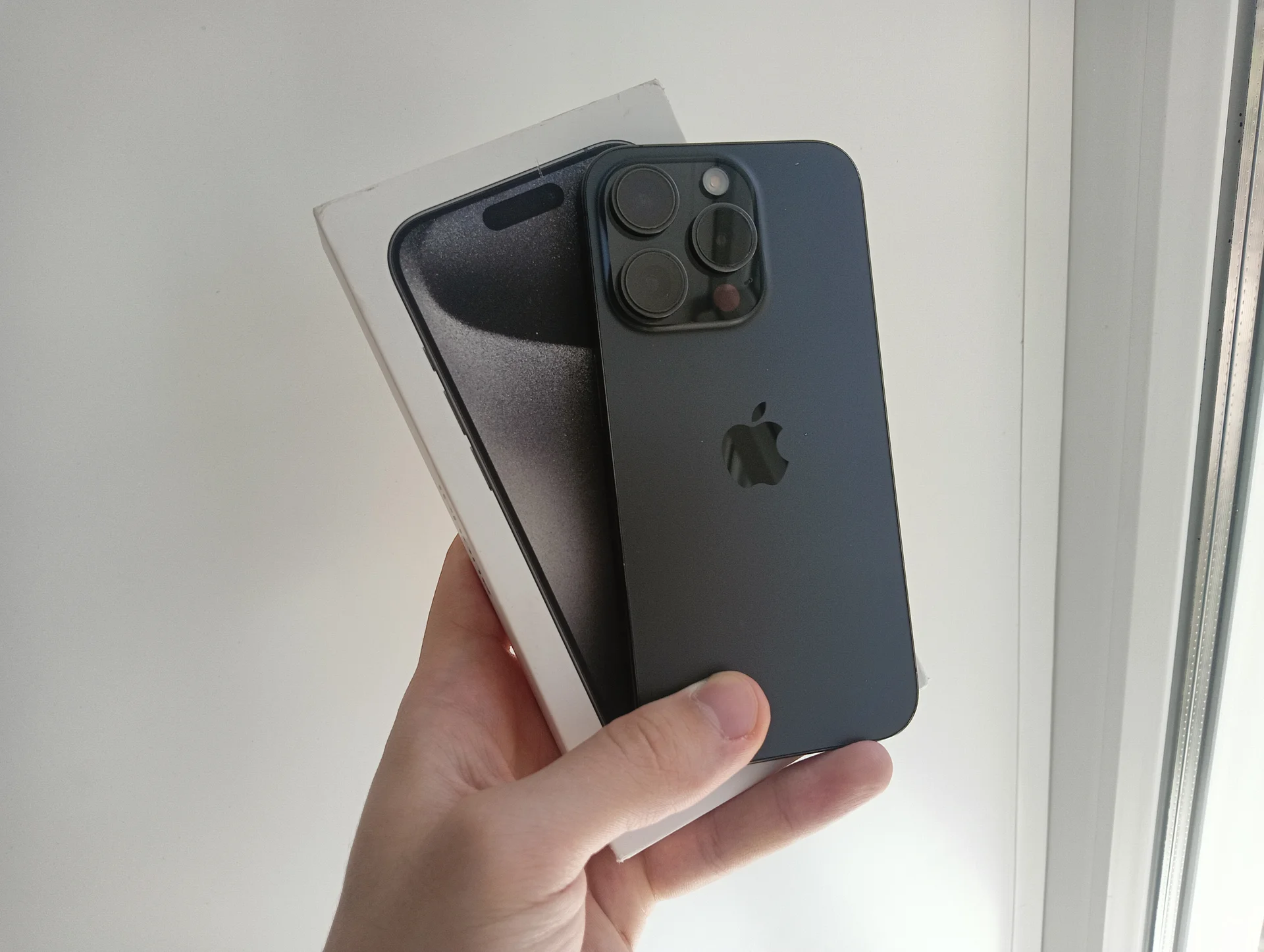 iPhone 15 pro, 128 gb - изображение 1