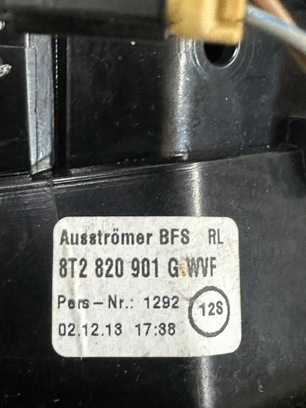 Дефлектор воздушный левый Audi S5 8T CGW 2013 - миниатюра 7