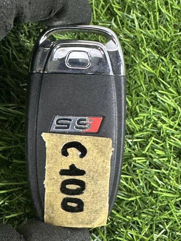 Ключ зажигания Audi S5 8T CGW 2013 - миниатюра 3