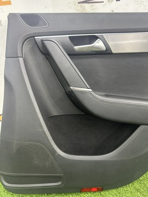 Обшивка боковой двери задняя правая Volkswagen - миниатюра 3