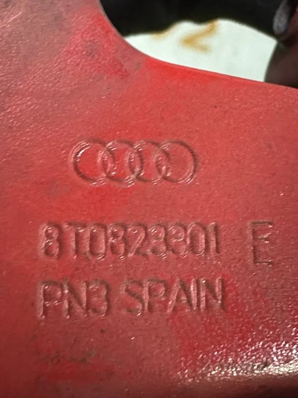 Петля капота левая Audi S5 8T CGW 2013 - миниатюра 5