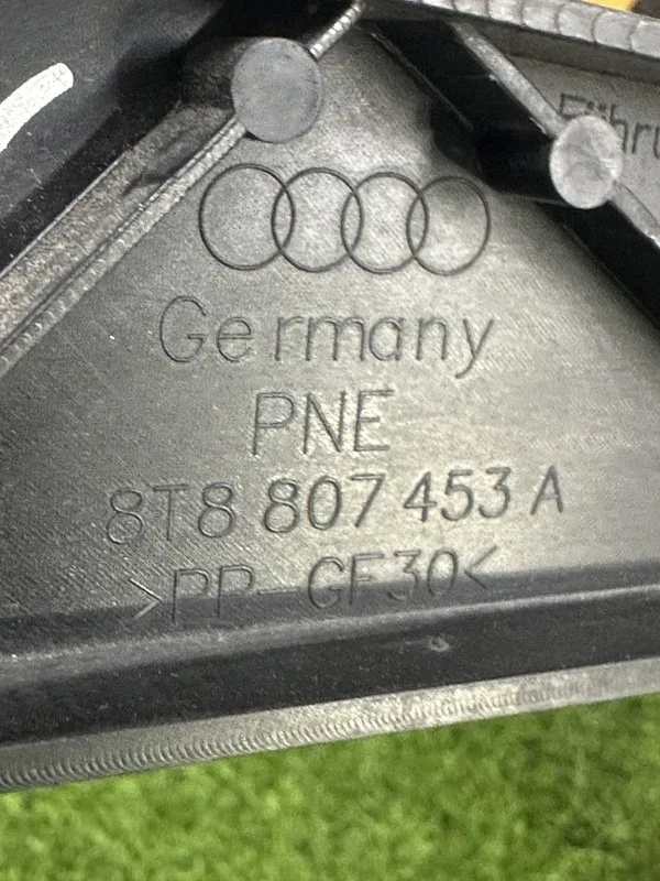 Крепление бампера заднее правое Audi S5 8T CGW - миниатюра 5