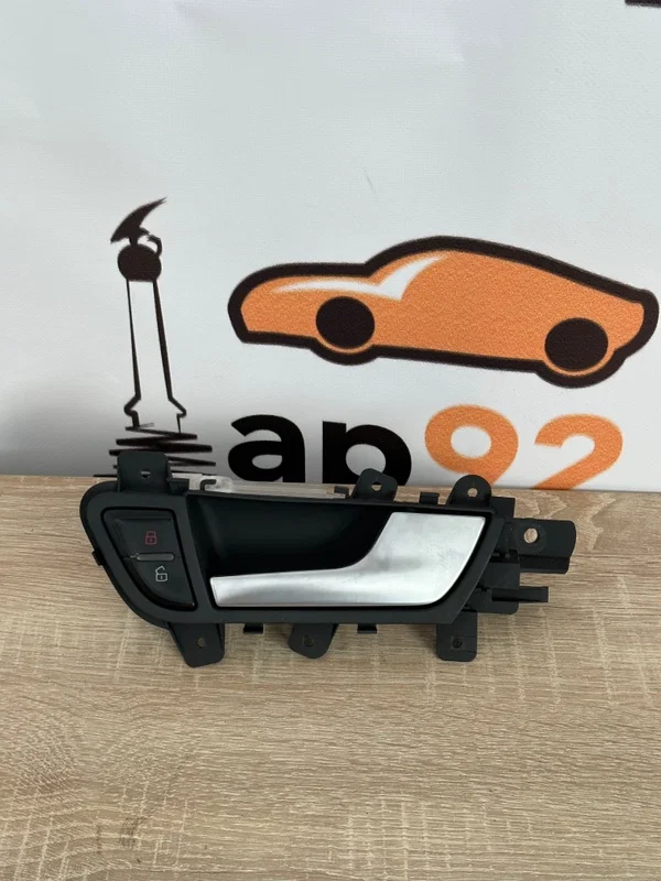 Ручка двери внутренняя передняя правая Audi A4 8K - изображение 1