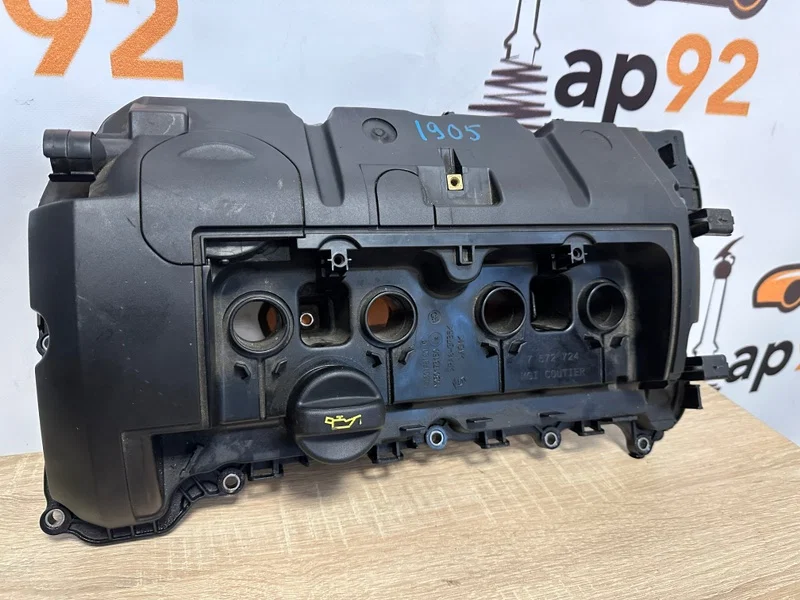 Крышка головки блока цилиндров Citroen C3 A51 EP6C - миниатюра 2
