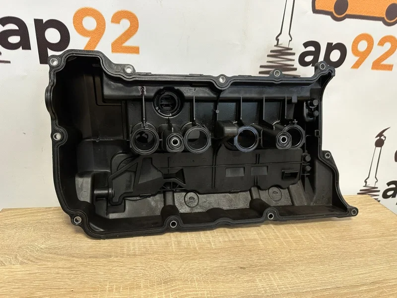Крышка головки блока цилиндров Citroen C3 A51 EP6C - миниатюра 4