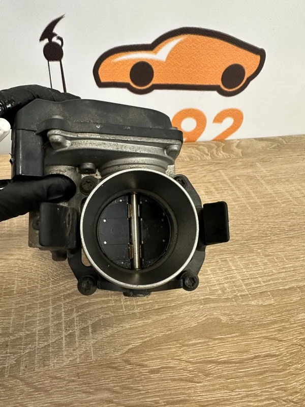 Дроссельная заслонка Volkswagen Golf MK6 CAXA 1.4 - миниатюра 3
