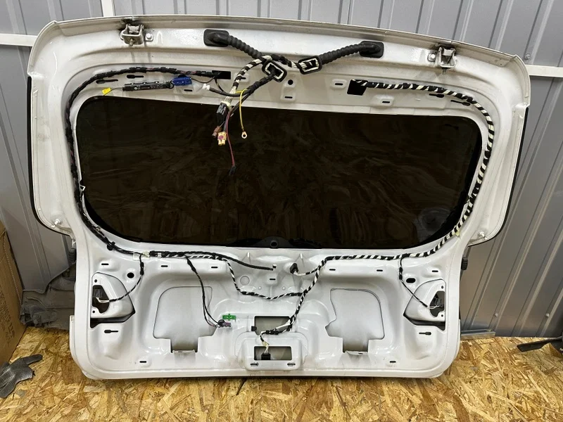 Крышка багажника Volkswagen Tiguan 5N1 CCZC 2011 - миниатюра 3