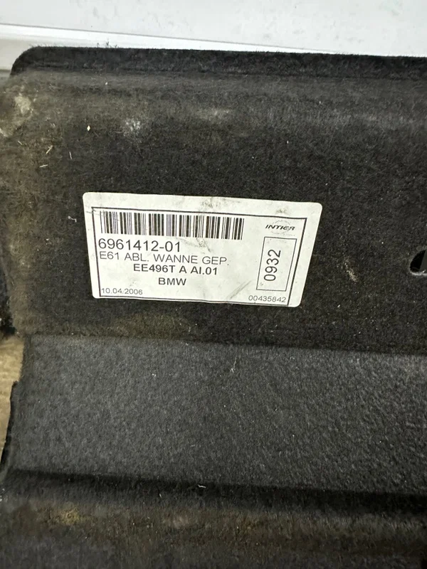 Пол багажника BMW 5-series E61 N52B30AF 2006 - миниатюра 3