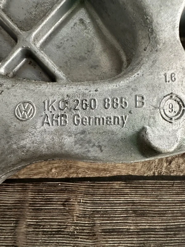Ролик натяжной навесного оборудования Audi A3 8P - миниатюра 4