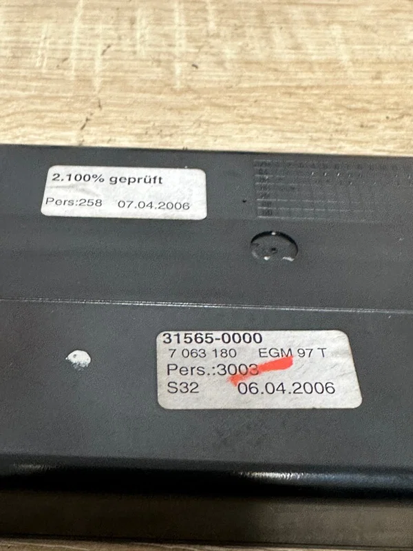 Подстаканник BMW 5-series E61 N52B30AF 2006 - миниатюра 8