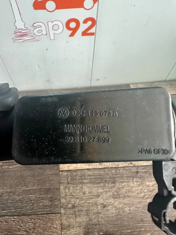 Патрубок впускной системы Volkswagen Golf MK6 CAVD - миниатюра 2