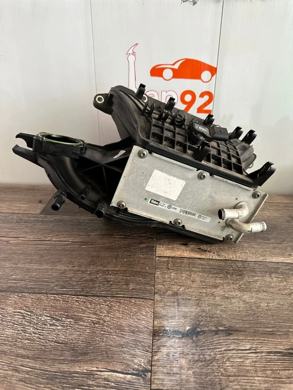 Коллектор впускной Audi A3 8P CAXC 2009 - изображение 1