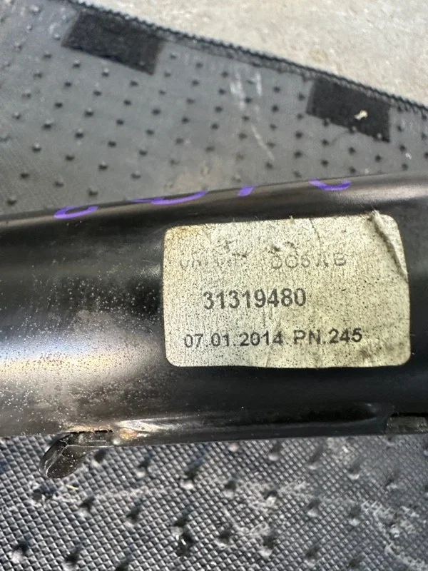 Патрубок интеркулера VOLVO V40 B4164T 2014 - миниатюра 3