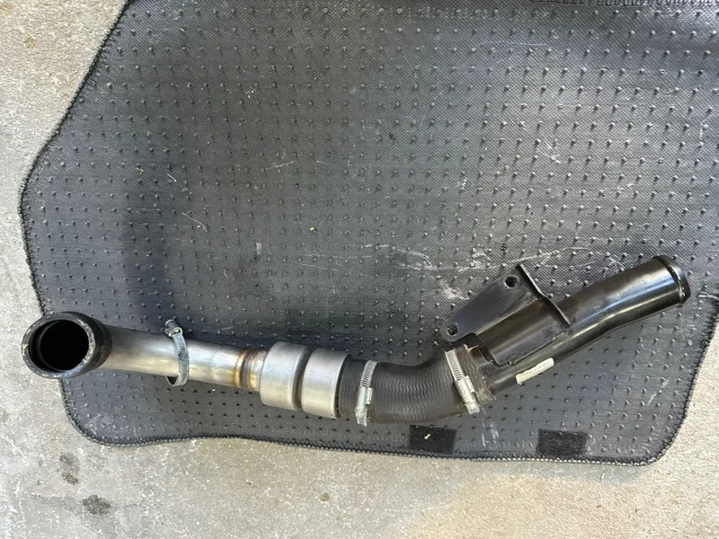 Патрубок интеркулера VOLVO V40 B4164T 2014 - миниатюра 5