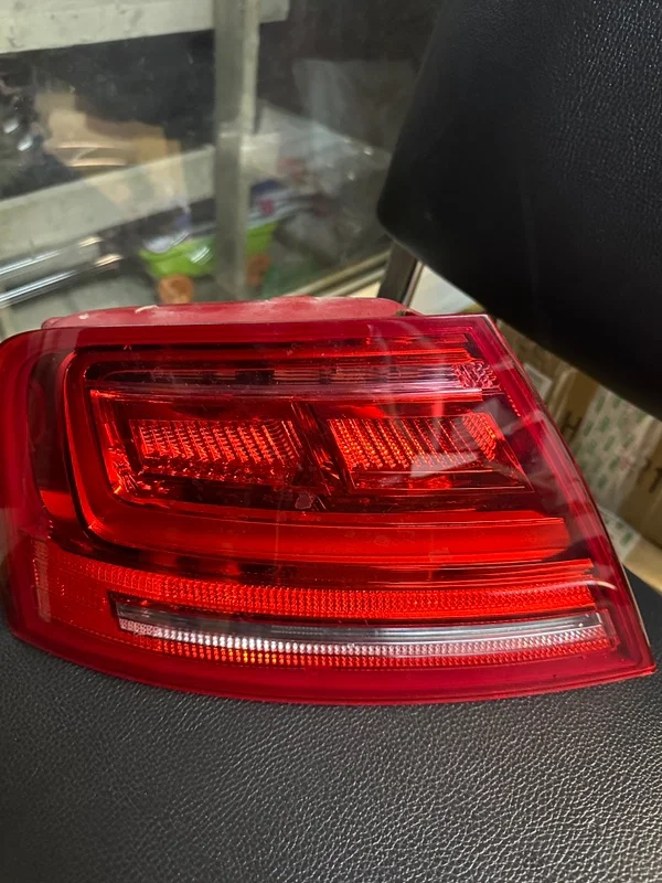 Стоп-сигнал левый Audi a8 4H 2010 - миниатюра 2