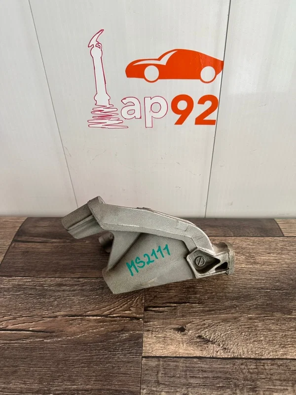 Подушка двигателя Audi A4 8K CDHB 1.8 2009 - изображение 1