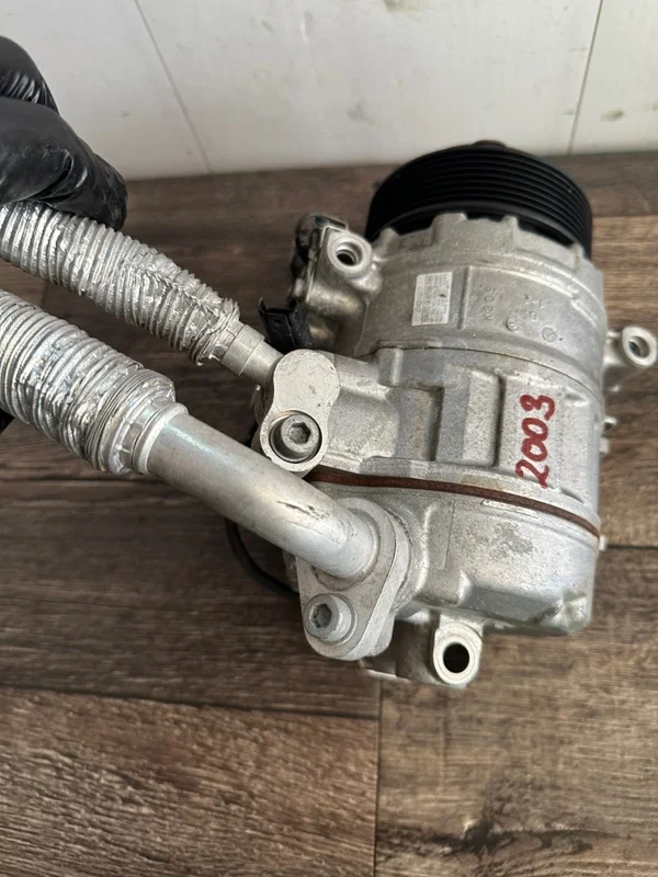 Компрессор кондиционера BMW 5-series F10 N52B30A - миниатюра 2