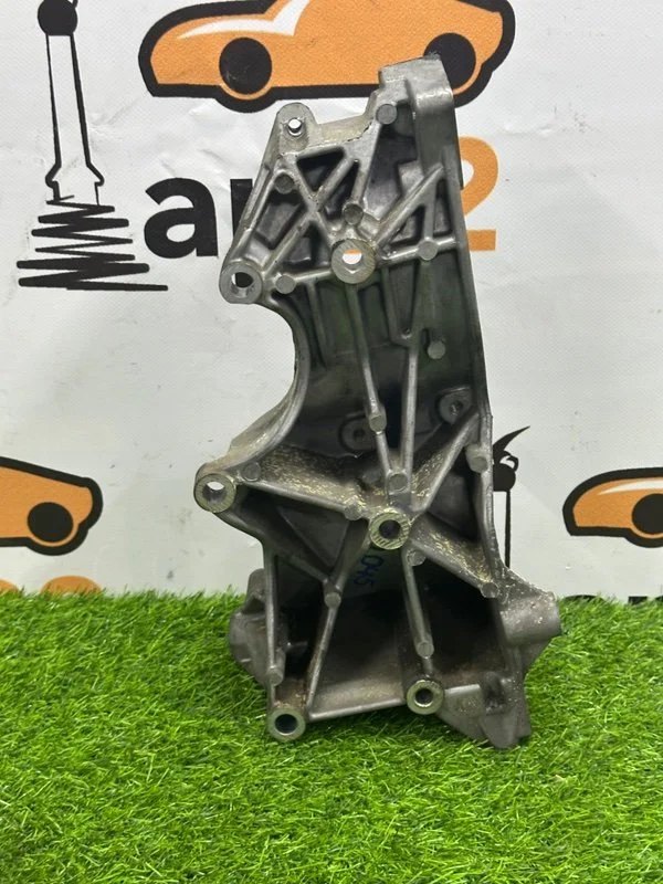 Кронштейн генератора Audi A4 B7 BFB 2007 - миниатюра 5