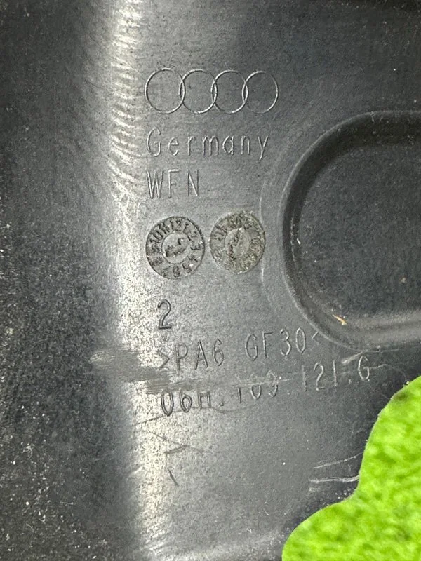Кожух ГРМ Audi A4 8K CDHB 2010 - миниатюра 3