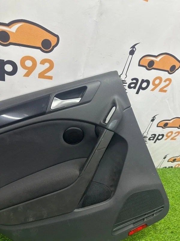 Обшивка боковой двери задняя левая Volkswagen Golf - миниатюра 3