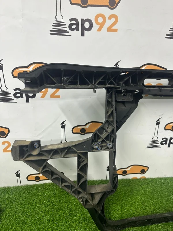 Рамка радиатора BMW X3 E83 2004 - миниатюра 7
