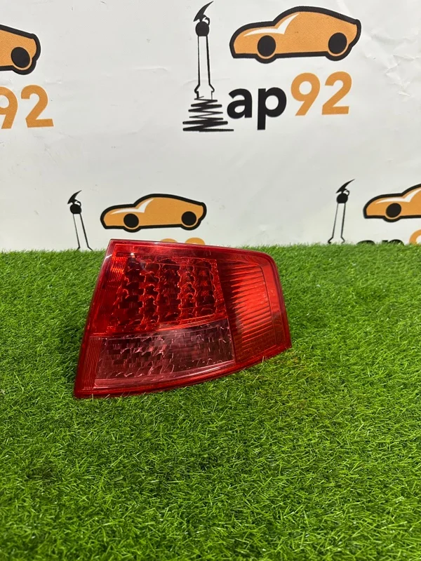 Стоп-сигнал правый Audi A8 D3 BVJ 2006 - изображение 1