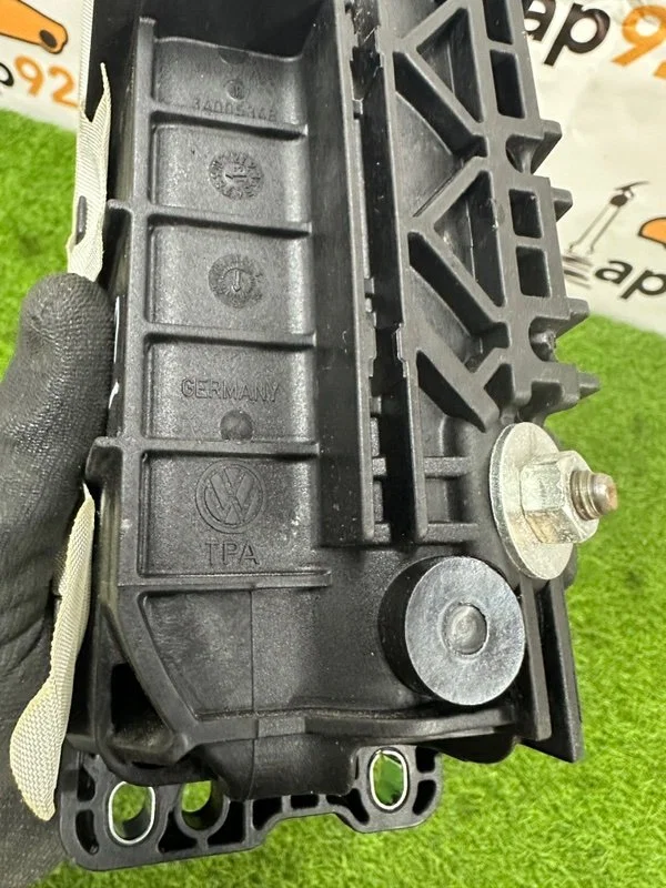 Подушка безопасности пассажира Volkswagen Passat - миниатюра 9
