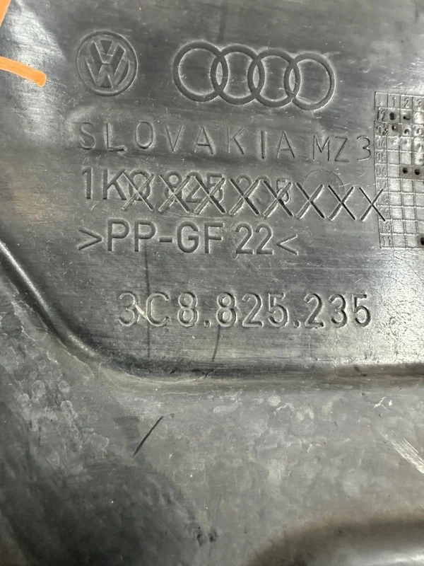 Защита двигателя Volkswagen Passat B7 CDAA 2013 - миниатюра 6