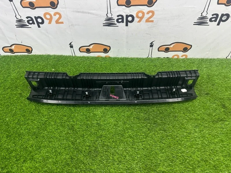 Накладка замка багажника BMW X1 E84 N52B30A 2010 - миниатюра 5